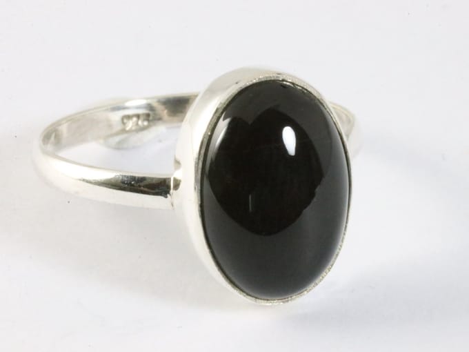 Ovale zilveren ring met onyx - maat 21