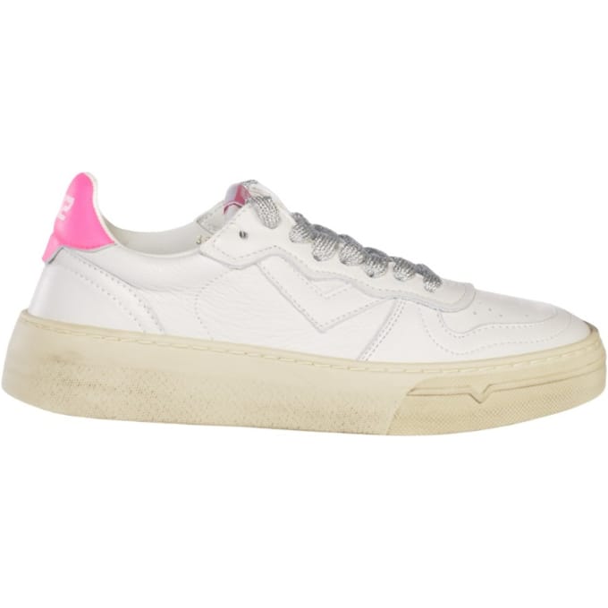 4b12 Witte sneakers