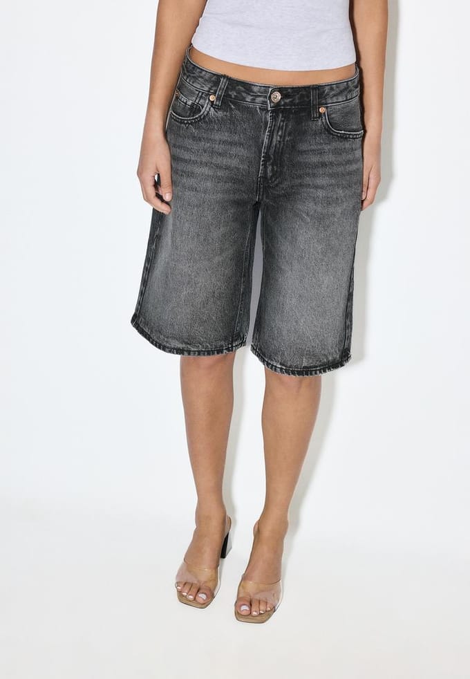 Stradivarius Baggy denim bermuda  DONKERGRIJZE DENIM WASSING 36
