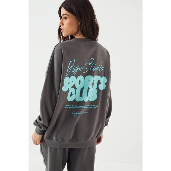 Dames DSGN Studio Sports Bubble Slogan Oversized Sweatshirt | Houtskool | Maat: Medium