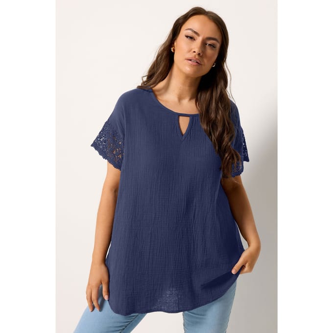 Yours Marineblauwe Gehaakte Mousseline Top Size 62-64
