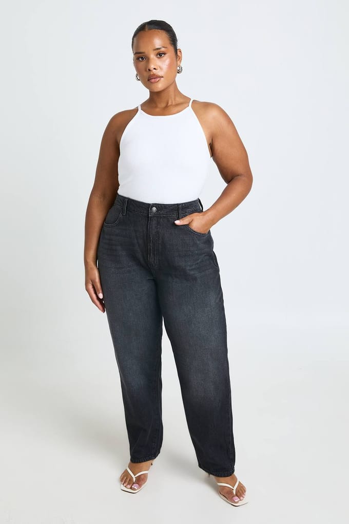 boohoo Dames Plus Basics Hoge Taille Mom Jeans | Washed Black | Maat: 44