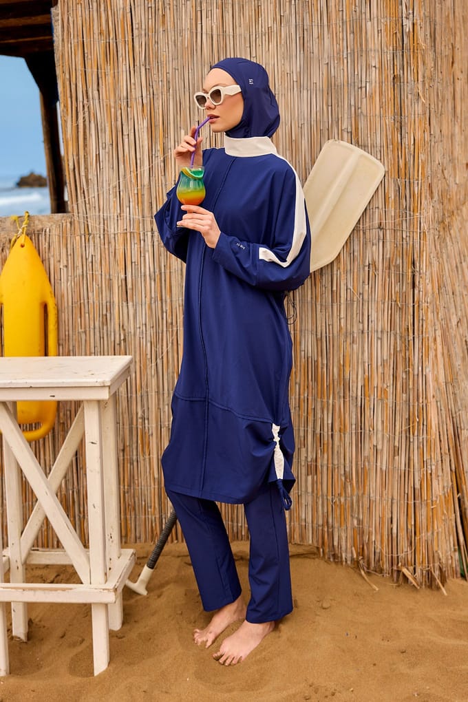 Marineblauwe, bescheiden badmode Burkini-set met volledige dekking