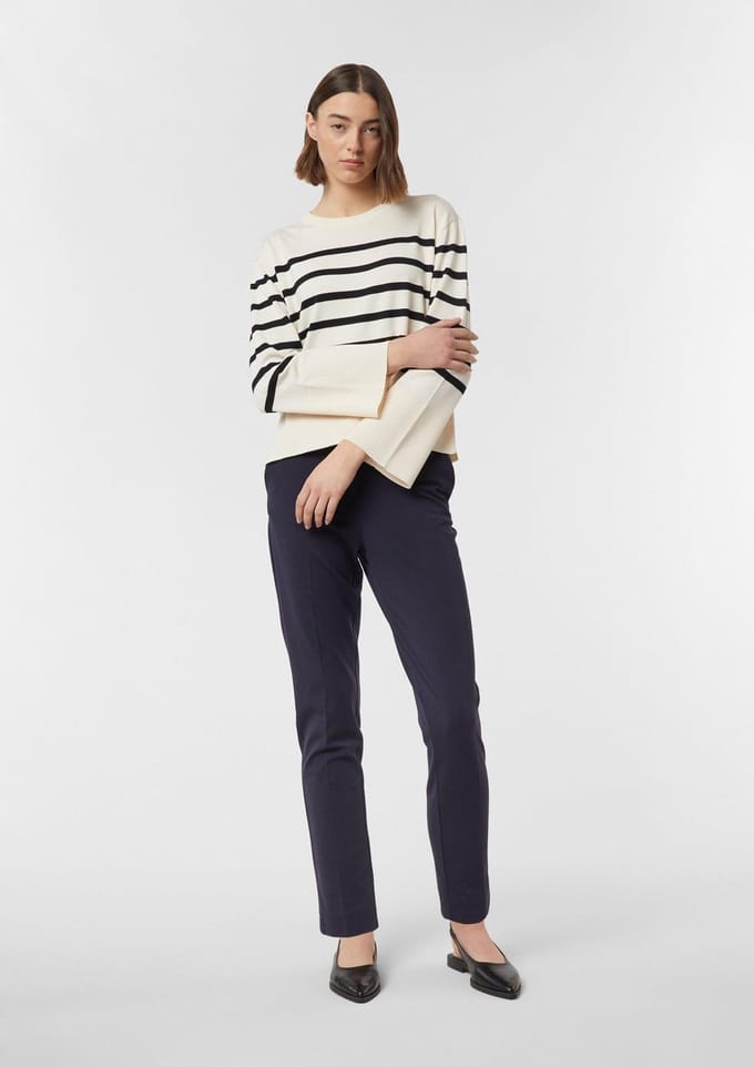 Stoffen broek met achterzak