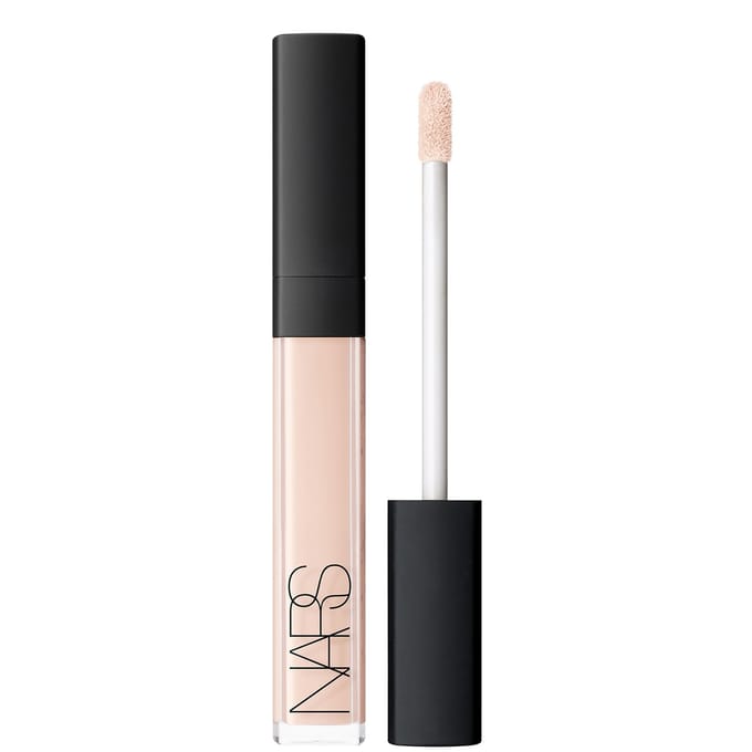 Radiant Creamy Concealer Vanilla L2 6 ml – Concealer, Radiant Finish, For Women, Vanilla, Vitamin E, Suitable For Daily Makeup Routine