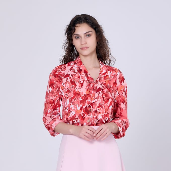 Ascot-tie blouse en abstracte print