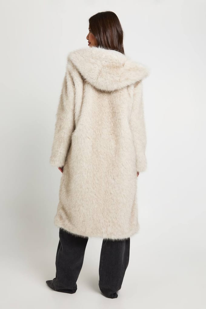 boohoo Dames Maxi bontjas met capuchon en ceintuur | Off White | Maat: 14