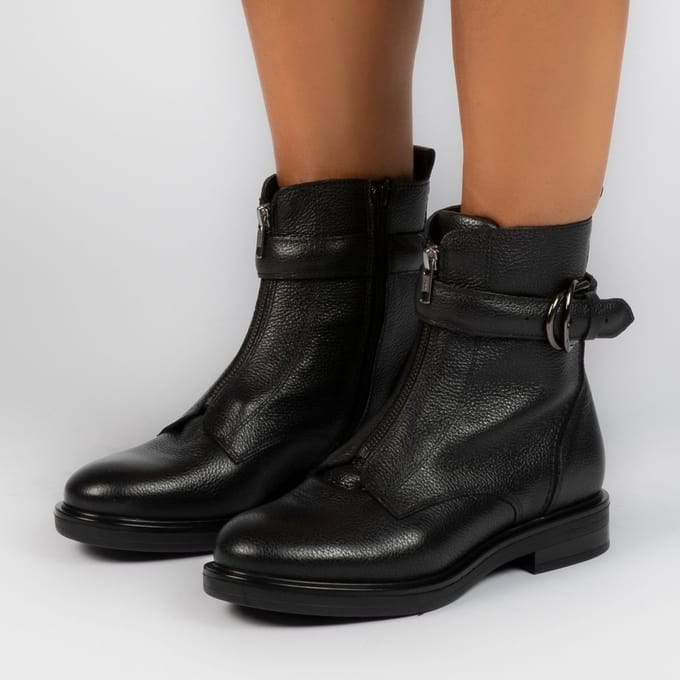 Manfield - Dames - Zwarte leren enkellaarsjes - Maat 36