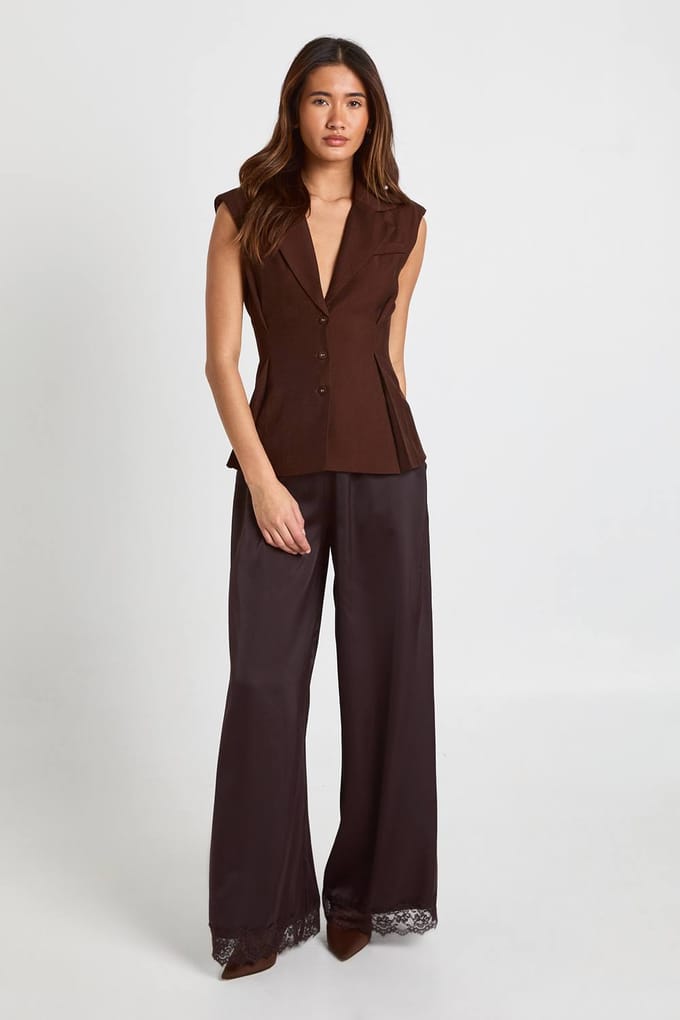 boohoo Dames Lange Getailleerde Vest met Ingekneepte Taille | Chocolate | Maat: 8
