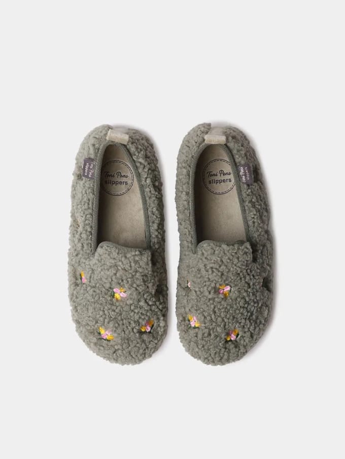 Damesslipper met geborduurde details | MAILY-BB