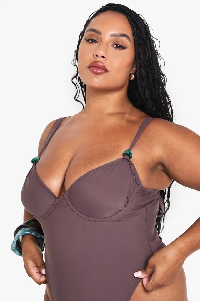 boohoo Dames PLUS RESIN TRIM ZWEMKOSTUUM | Chocoladebruin | Maat: 56