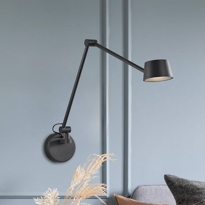 Viokef LED wandlamp Savina, zwart, uitsteek 92 cm, metaal
