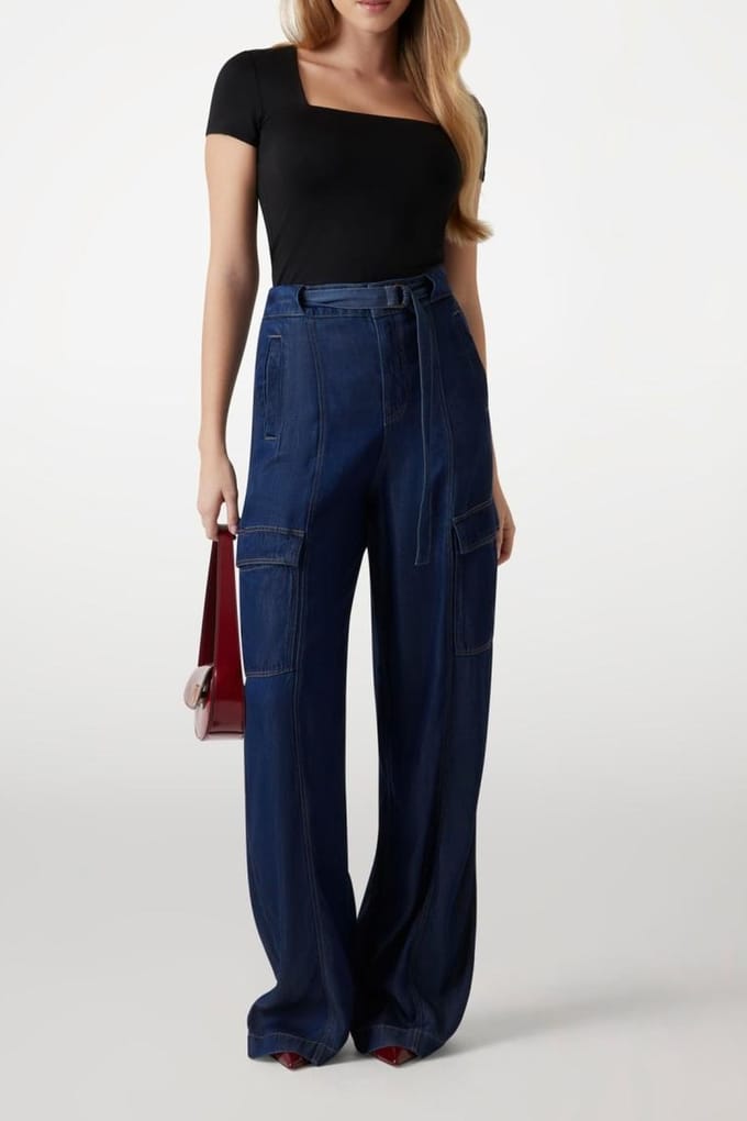 GUESS  Eco Agatha Cargo Bodeguita Dark Taglia: W26L32 | Pantaloni cargo Outlet | Donna
