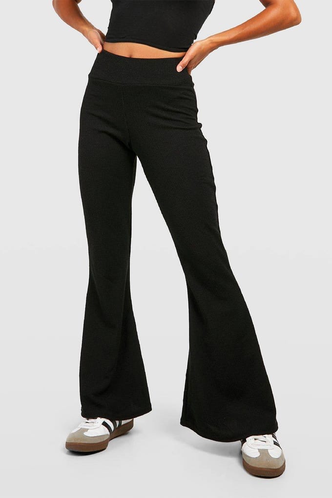 boohoo Dames Petite Crinkle Rib Dikke Tailleband Flares | Black | Maat: 8