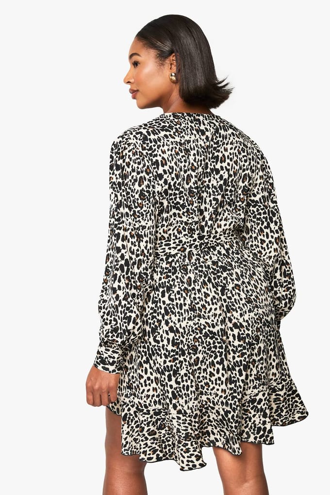 boohoo Dames Plus Leopard Wrap Ruffle Skater Jurk | Maat: 20