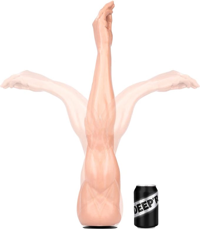 DEEP'R - Mega Muscle Fist - Lichte Huidskleur - 69.00 cm - Ø 6.50 cm
