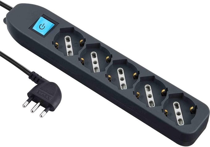 Spanningspunt met kabel 1,5m 5 sokkels universeel zwart
