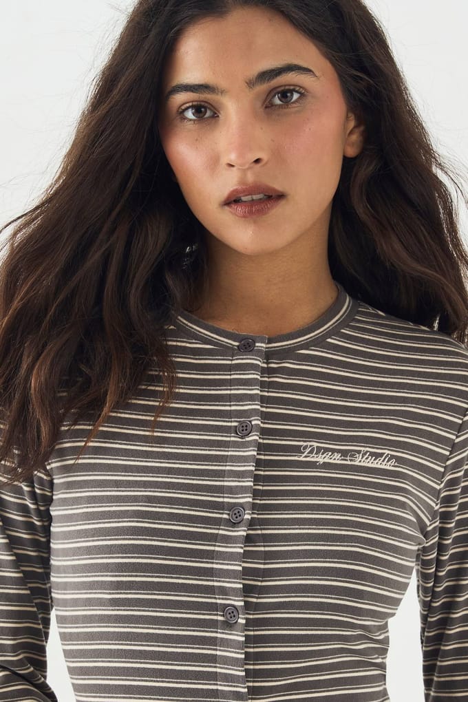 Dames DSGN Studio Gestreepte Doorknoop Top met Lange Mouwen | Charcoal | Maat: 2XL