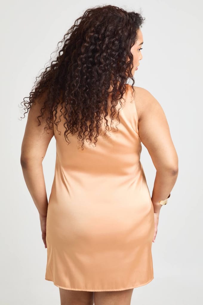 boohoo Dames Plus Satijnen Shift Jurk Met Diepe V-hals En Kanten Rand | Oranje | Maat: 46