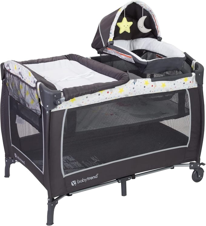 Baby Bed/Reiswieg Deluxe met Muziek & Commodeblad