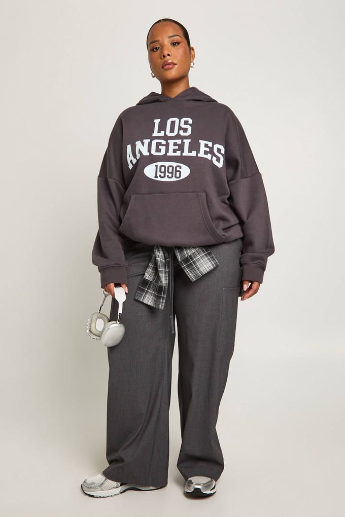 boohoo Dames Plus Los Angeles Oversized Hoodie | Houtskool | Maat: 56