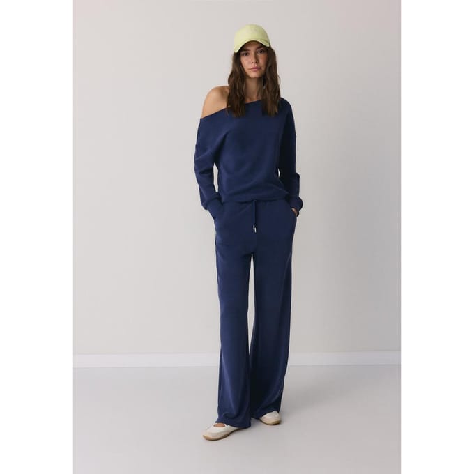 Stradivarius Soft touch sweater met blote schouder  Donkermarine M