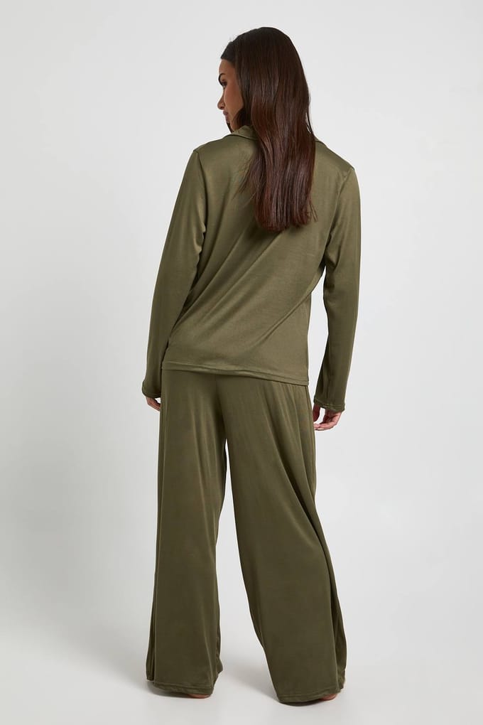 boohoo Dames Petite Pyjama Set met Lange Mouwen | Olive | Maat: 6