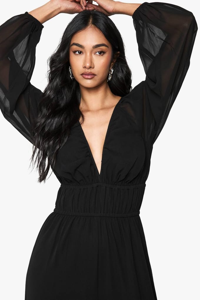 boohoo Dames Chiffon V-hals gerogen wijde pijpen jumpsuit | Black | Maat: 8