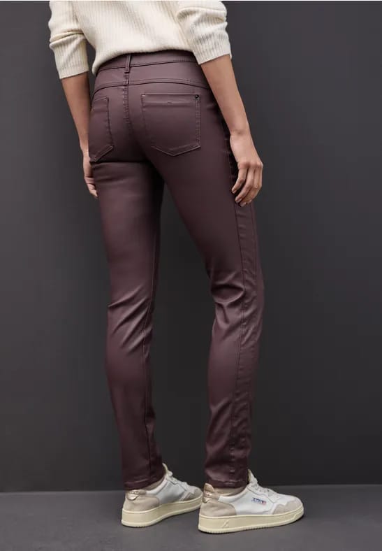 Slim Fit gecoate broek