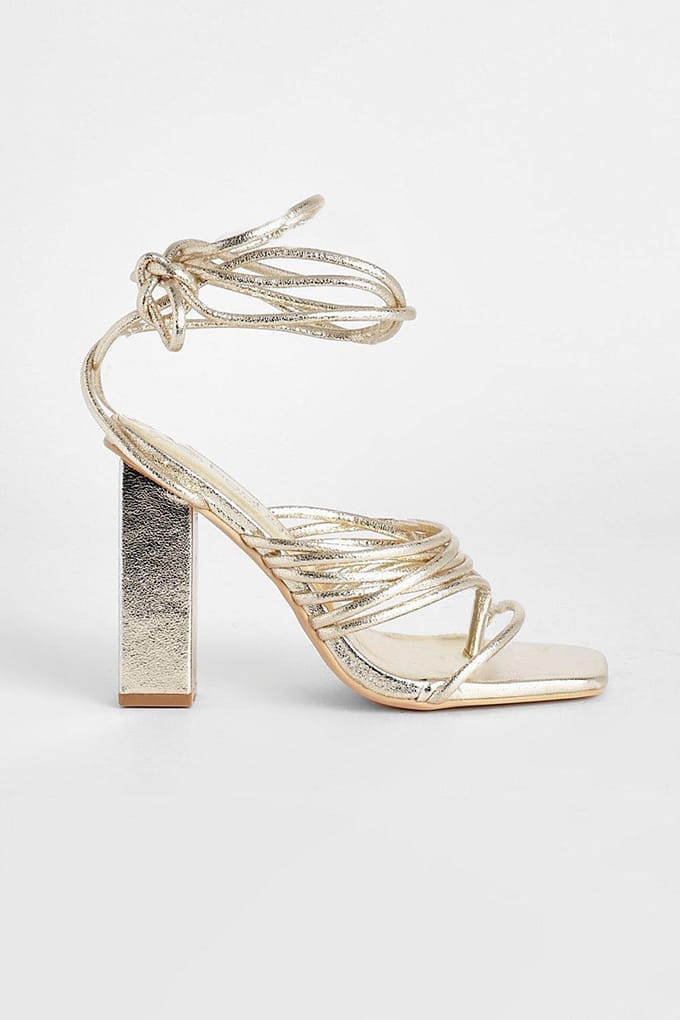 boohoo Dames Brede pasvorm multi-strook blockhak gesnoerde sandalen | Goud | Maat: 38