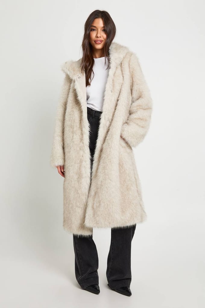 boohoo Dames Maxi bontjas met capuchon en ceintuur | Off White | Maat: 14