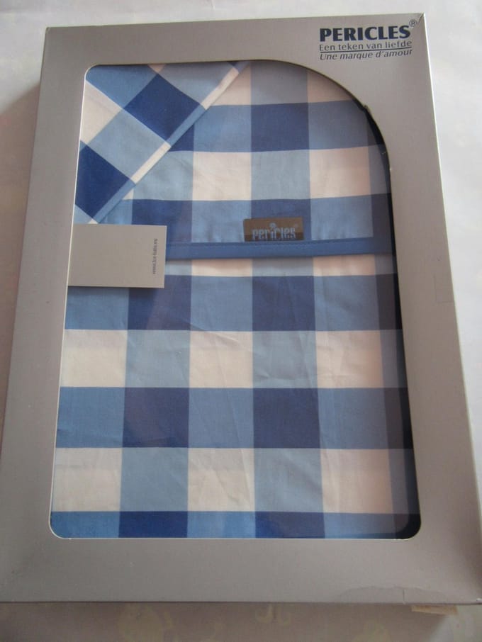pericles : laken +sloop voor  bed  ,  1,20 x 1,50 m geruit , blauw