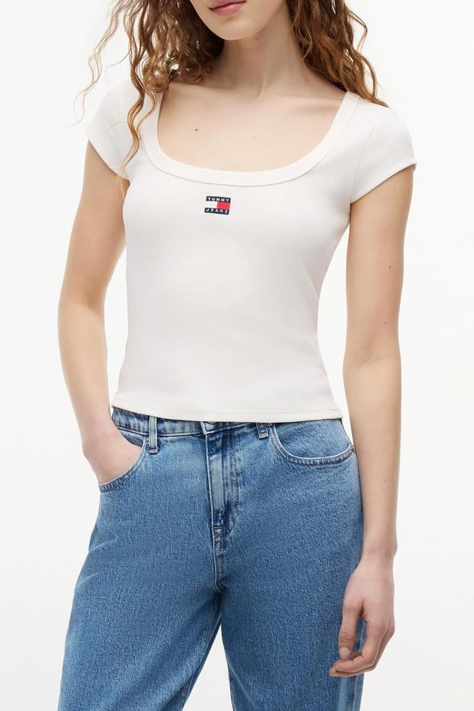 Tommy Hilfiger Slim Rib Badge Tee Ancient White Größe: M | Hemden Outlet | Damen | Weiß