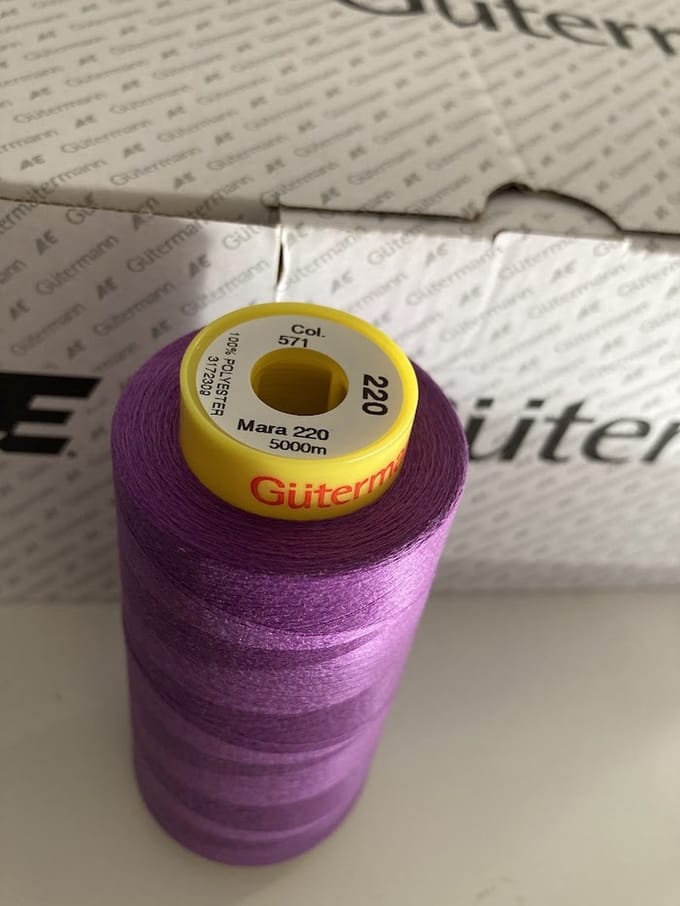 Guterman Lockgaren kleur 571 paars 5000 meter
