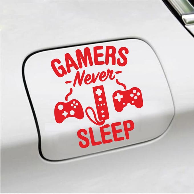 Bumpersticker - Gamers Never Sleep - 12,9 X 11,8 - Rood