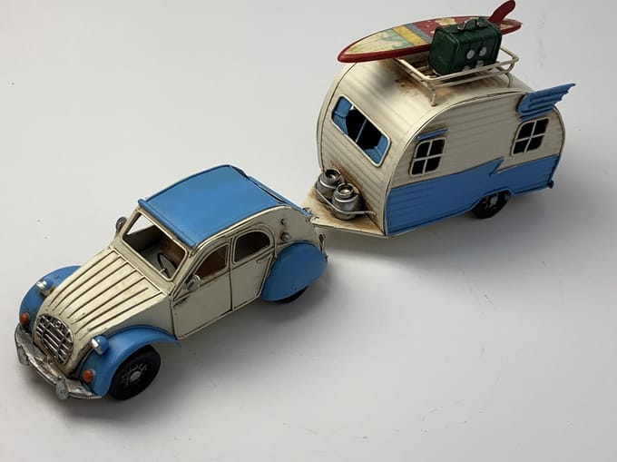 Set lelijke eend met caravan