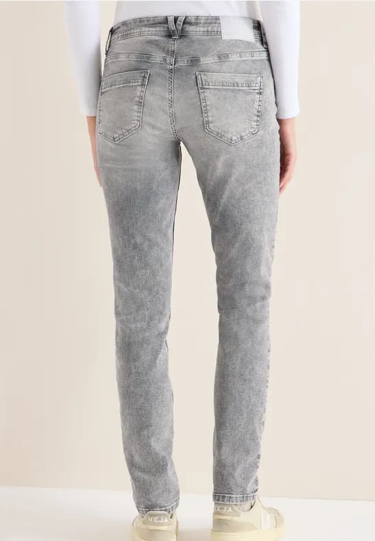 Straight Legs jeans