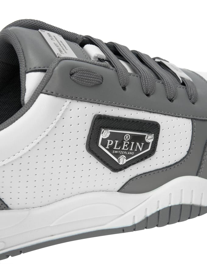 Low-Top Sneakers Street King