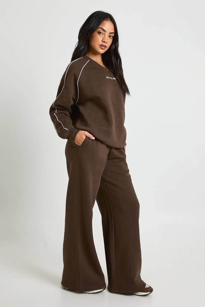 boohoo Dames Ath Club Geborduurd V-hals Piping Sweatshirt Trainingspak | Chocoladebruin | Maat: Medium