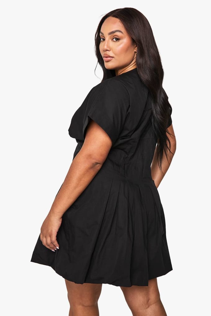 boohoo Dames Plus Poplin Gepanelleerde Bubbelzoom Mini-jurk | Black | Maat: 26