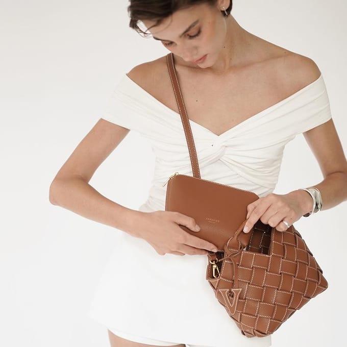 Luxe, Niche Ontwerp, Modieuze Handtas met Schouderband, Handgemaakte Geweven Leren Tas brown