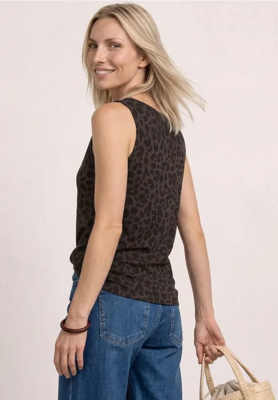 Top met ronde hals en leopatroon