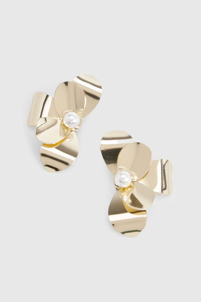 boohoo Dames Gouden Bloem Parel Oorbellen