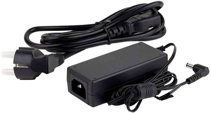 NUX NAD15/2500 voeding – 15V 2500mA, tip negatief