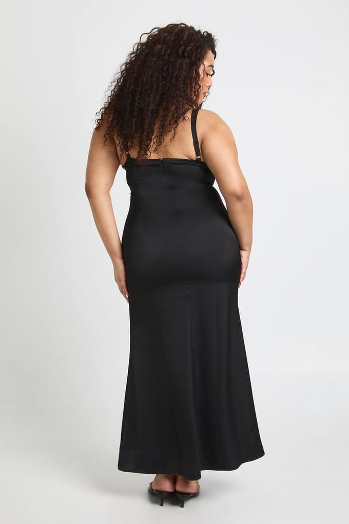 boohoo Dames Plus Satijnen Maxi Slip Jurk Met Kanten Afwerking | Zwart | Maat: 44