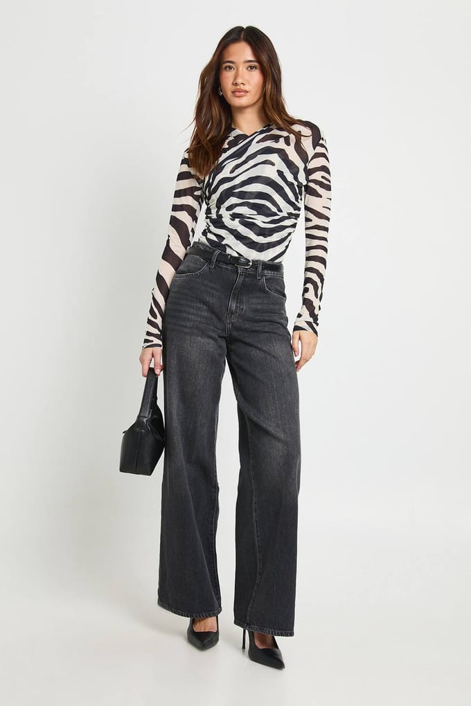 boohoo Dames Zebra Mesh Flare Mouw Cross Over Bodysuit | Black/White | Maat: 6