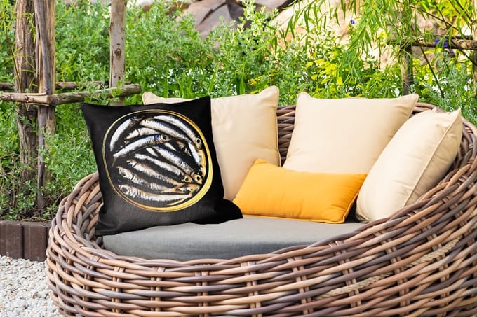 Buitenkussen - Sardines - Vissen - Rond - Zwart - 45x45 cm - Weerbestendig