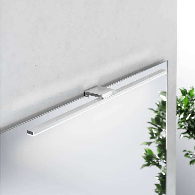 MCJ LED spiegellamp Triga IP44, chroom, 60cm, 4.000K