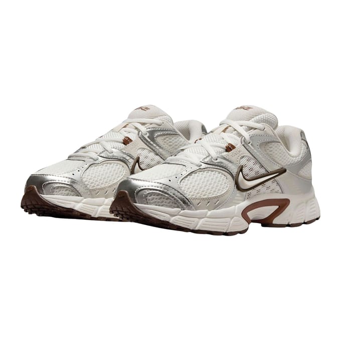 Nike Damesschoenen met reflecterende accenten V5 RNR - Beige- Dames, Beige 40.5