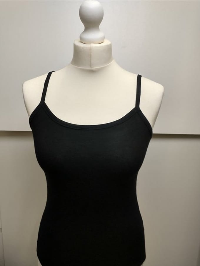 2 pack dames basic top Lois-spaghettibandjes-1 effen zwart-1 effen wit-Maat S/M-onderhemd